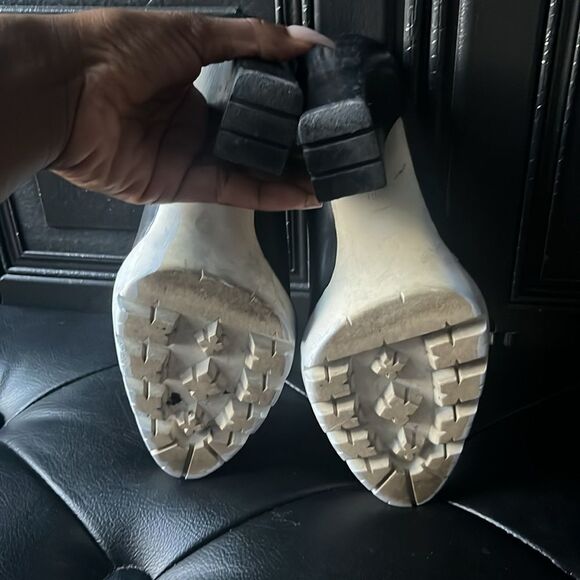 Kenneth Cole New York  Leather Mules - Picture 5 of 5